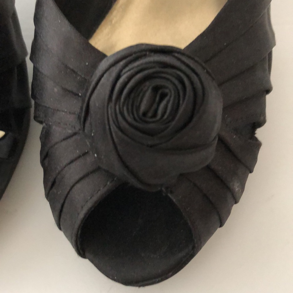 Fioni Night Black Satin Heels Shoes SZ 8.5 - Picture 3 of 10